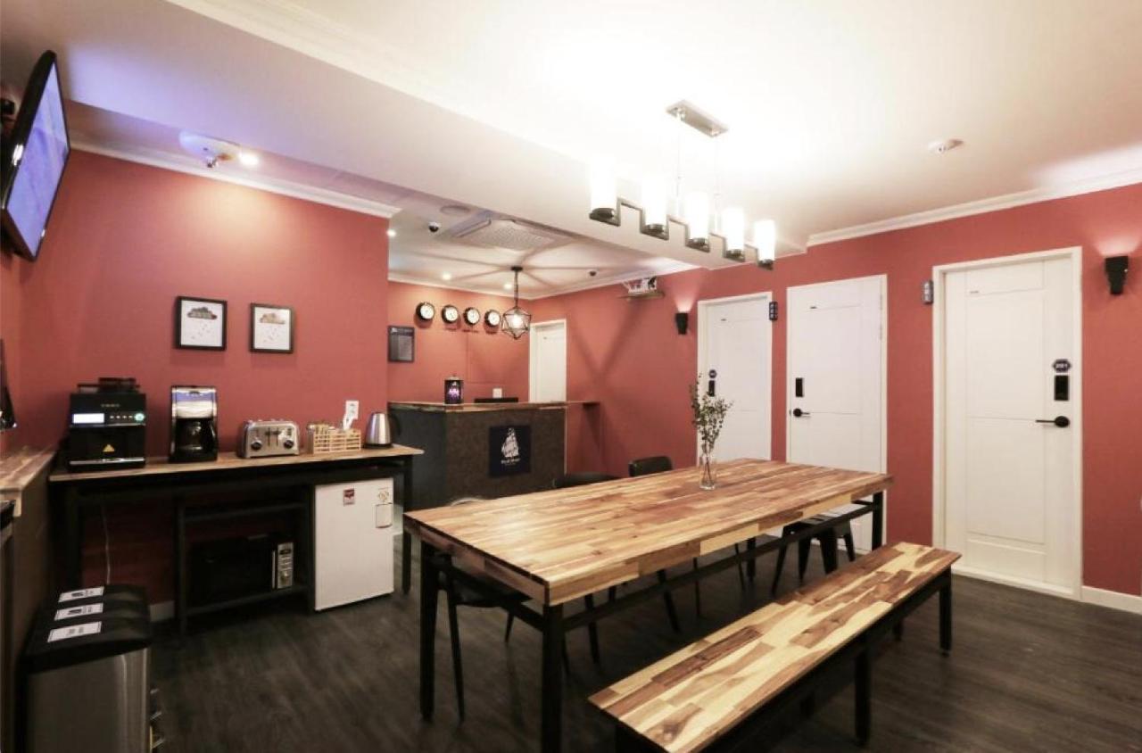 Blueboat Hostel ג'אונג'ו מראה חיצוני תמונה