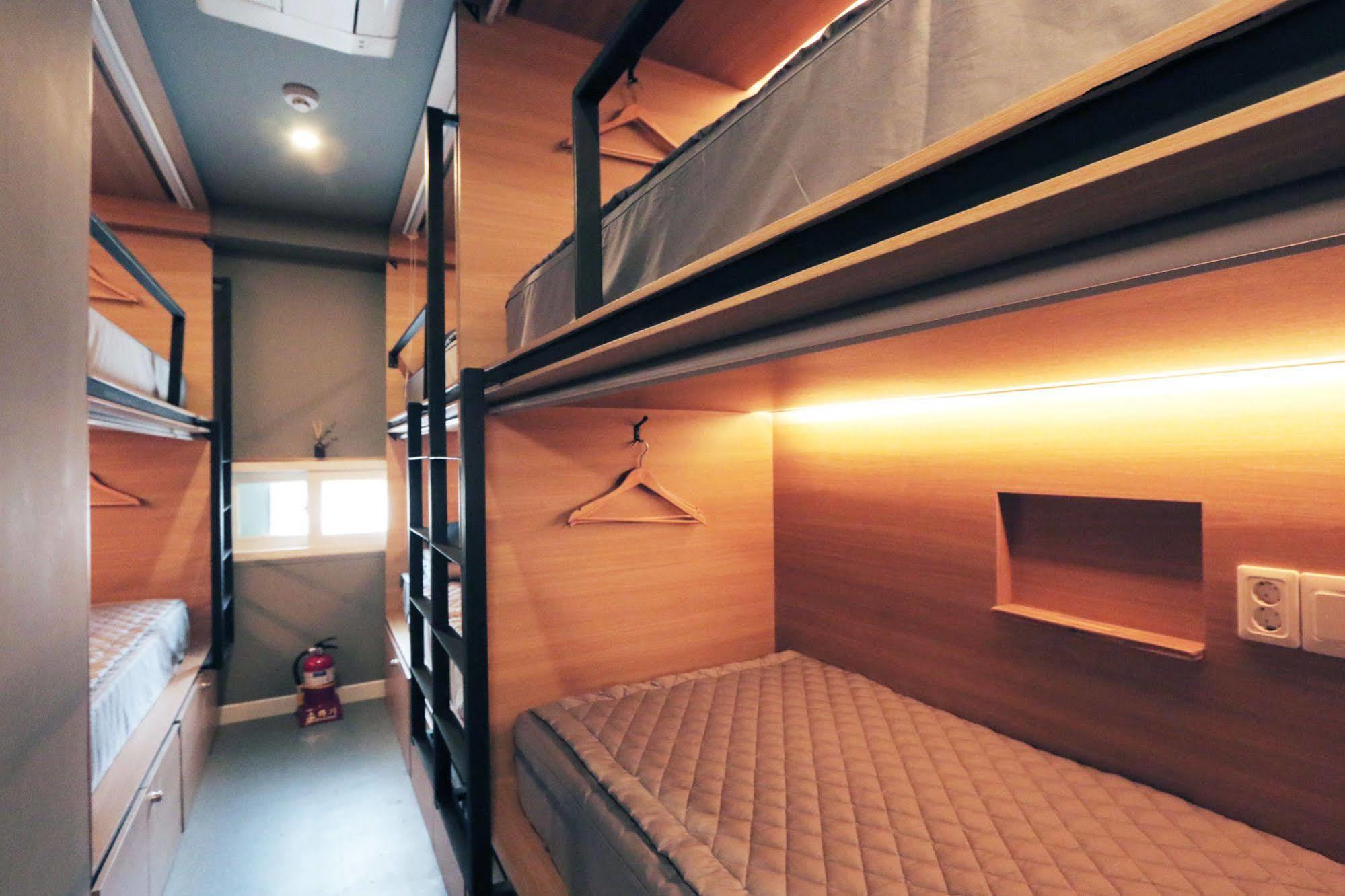 Blueboat Hostel ג'אונג'ו מראה חיצוני תמונה